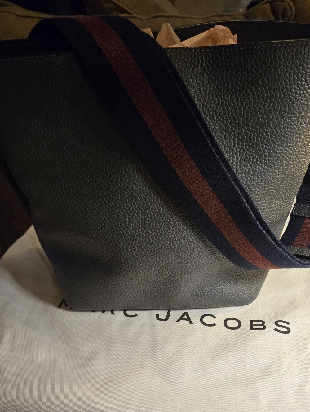 Marc Jacobs Gotham Leather Bucket Bag - Gray - Picture 4 of 14